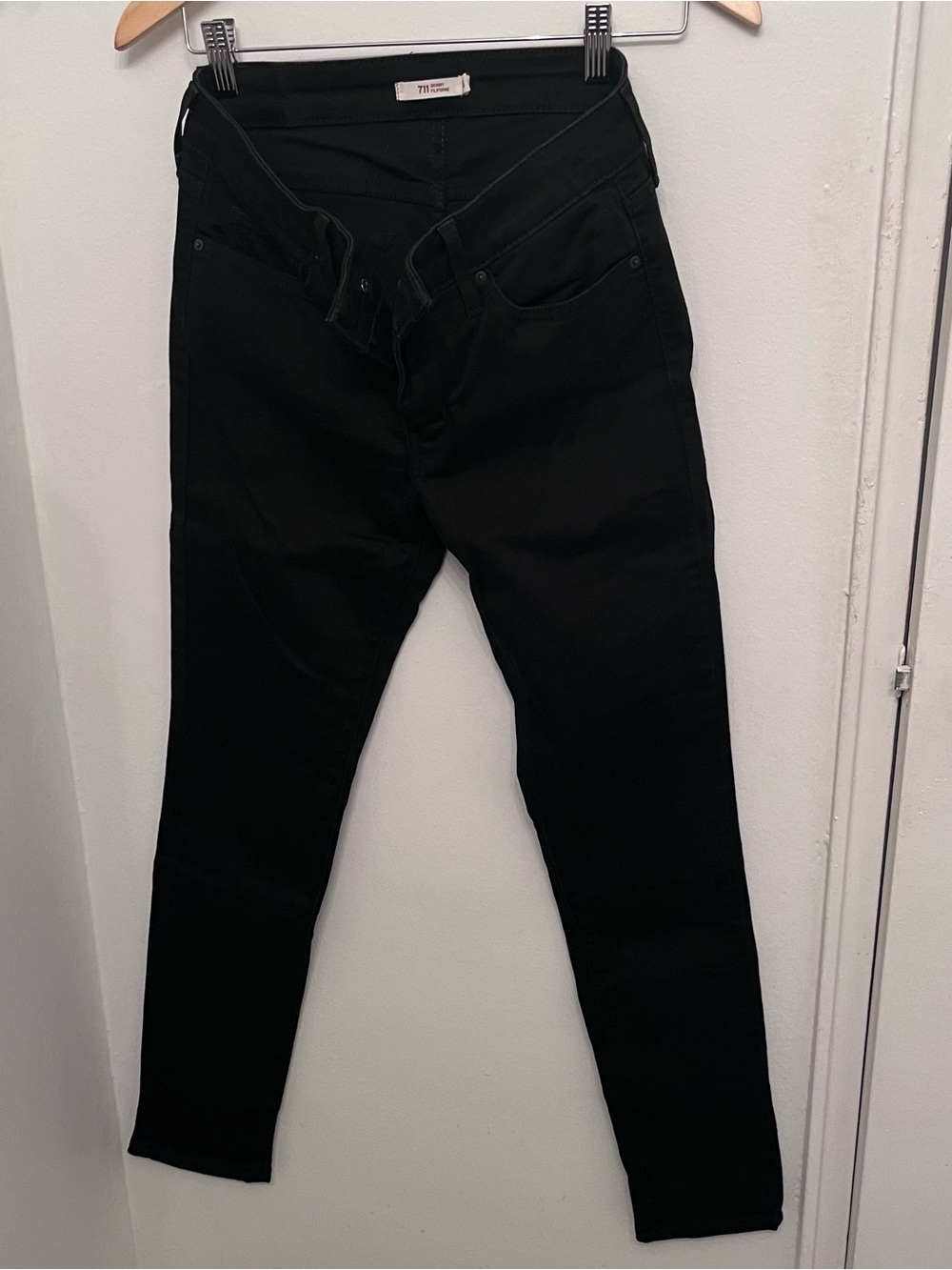 Levi’s women’s skinny jeans black 28